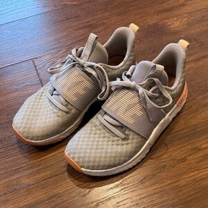 Nike Comfort Women’s Gray Athletic Sneakers with Peach Accents
